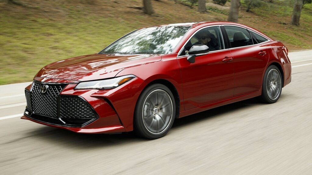 2022 Toyota Avalon XLE Sedan